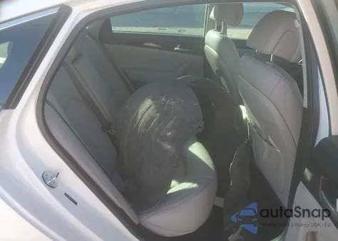 2017 Hyundai Sonata Spo from USA, damaged, VIN 572308